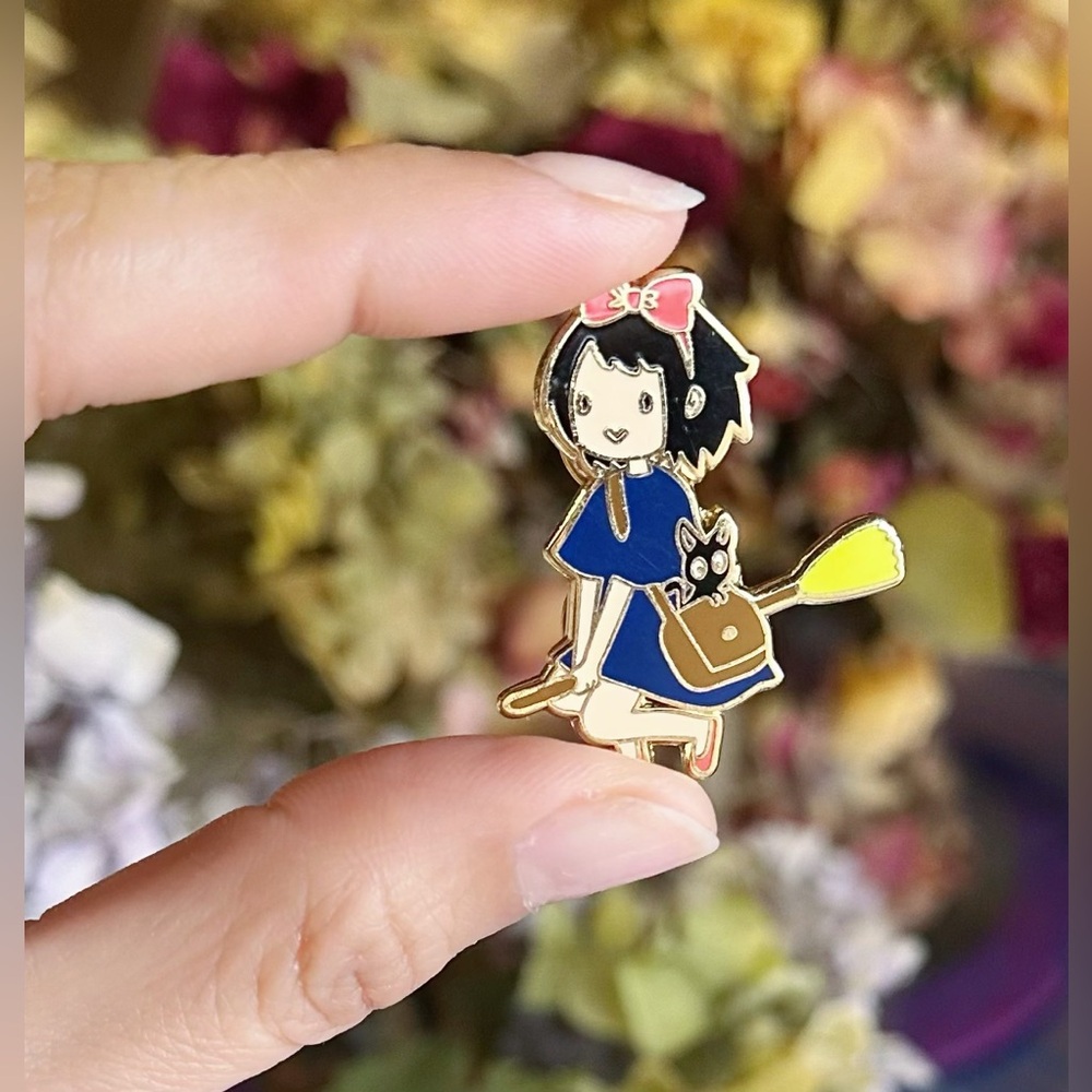 Kiki's Delivery Service Pin - Picture 3 of 6